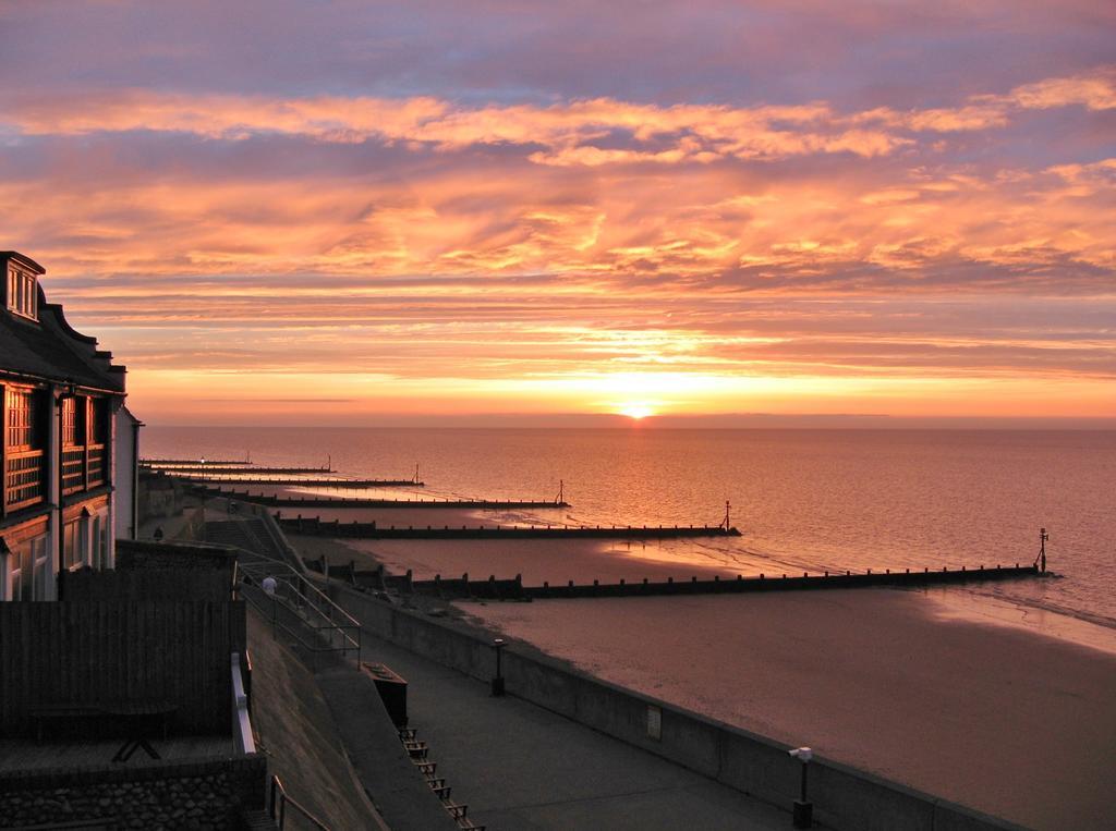 Sea View 3 Promenade Villa Sheringham Exterior foto